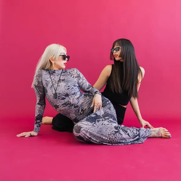 Duo on pink